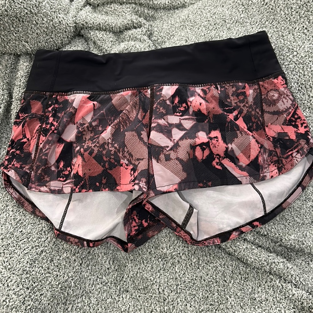 Lulu lemon speed short (size 4)